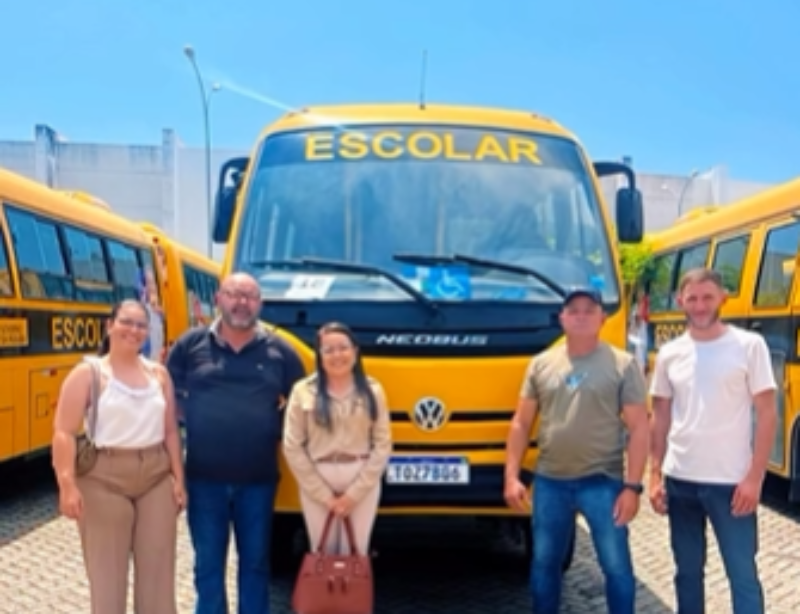 Camala recebe novo nibus escolar